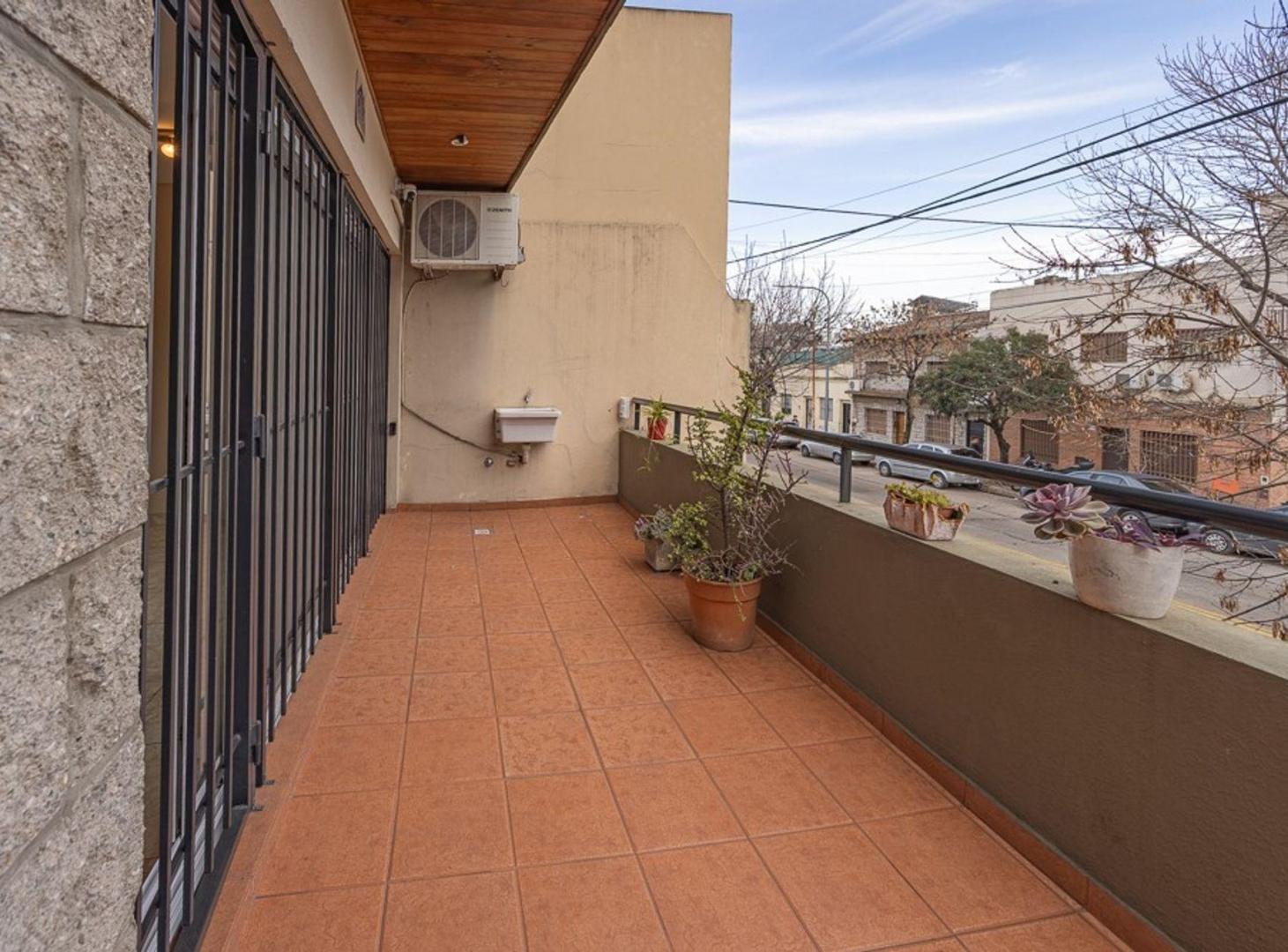 Foto de SEMIPISO, 3 AMB, BALCON, COCHERA/PARQUE AVELLANEDA, imagen 3