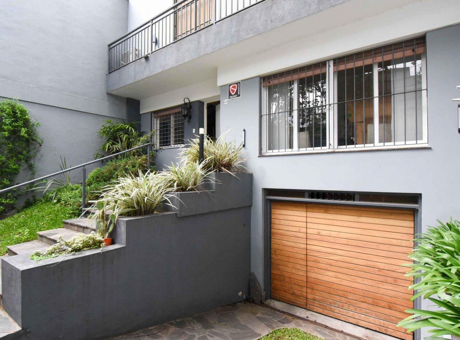 Foto de Venta casa 4 amb con jardín, cochera, en Coghlan, imagen 3