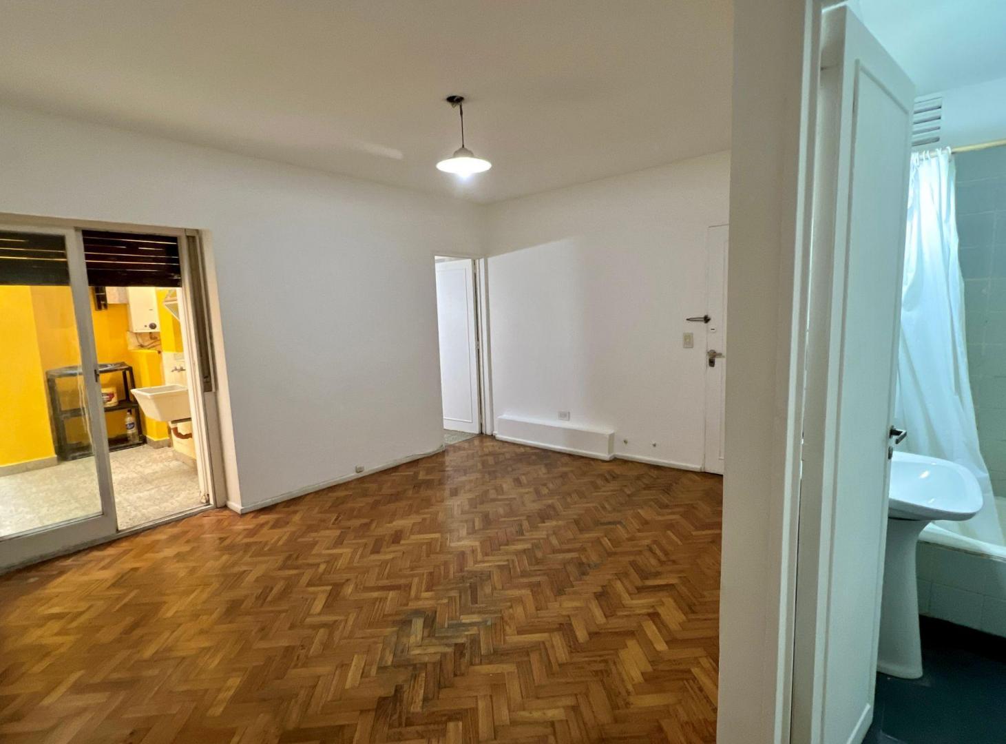 Foto de VENTA DEPTO 2 AMBIENTES CON PATIO - CABALLITO-PUAN, imagen 3