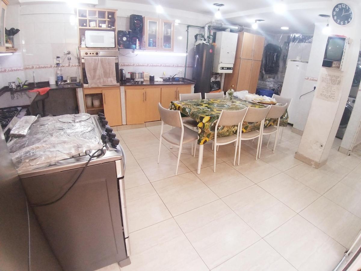 Venta - Piso de 5 Ambientes - 2 Patios - Balcón - Bajas Expensas 4