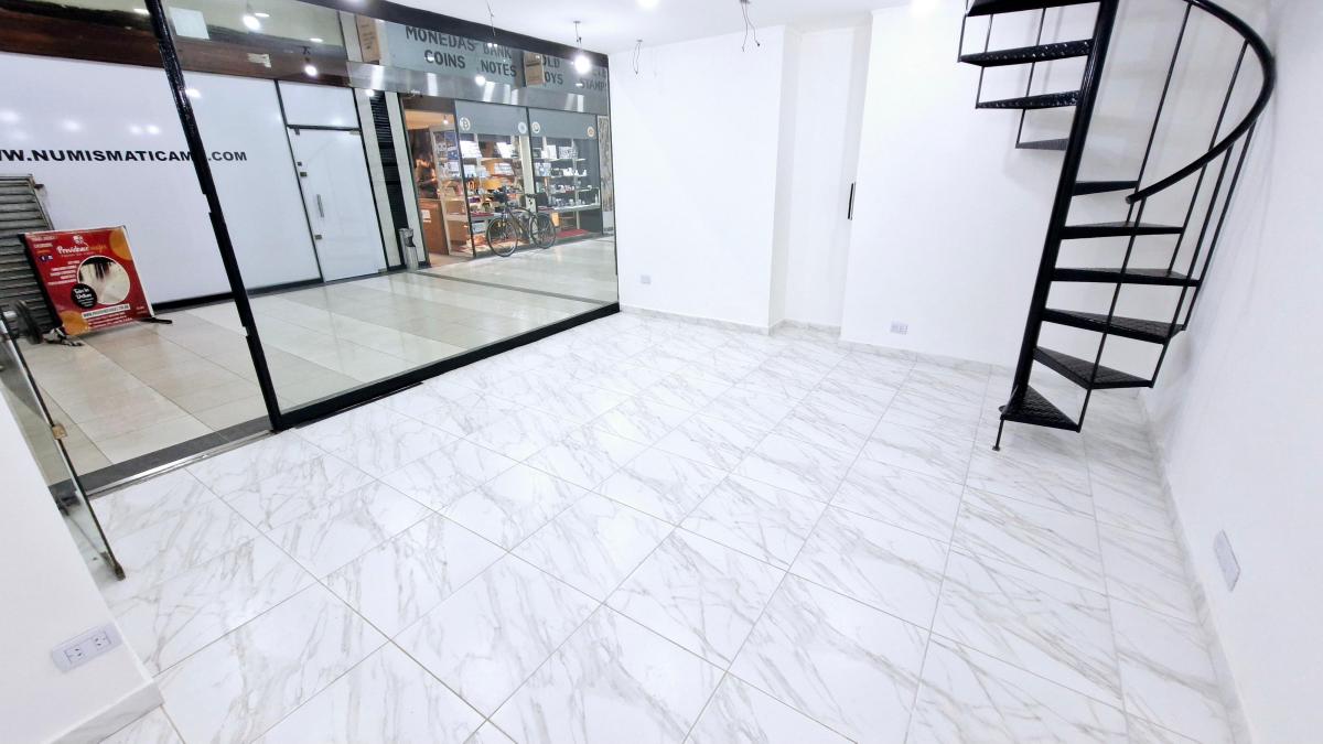 Foto de VENTA - LOCAL EN GALERIA - 2 PLANTAS - EXCELENTE ESTADO - BAJAS EXPENSAS, imagen 2