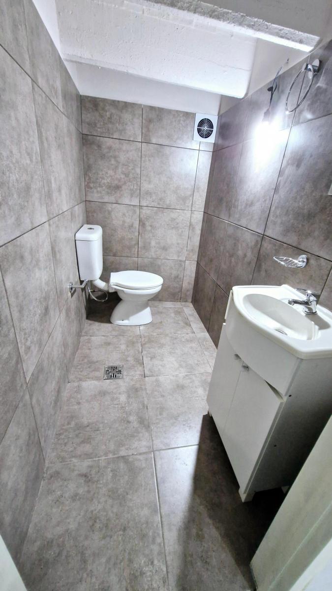 Foto de VENTA LOCAL EN GALERIA - 2 VIDRIERAS - 2 PLANTAS - EXCELENTE ESTADO, imagen 5