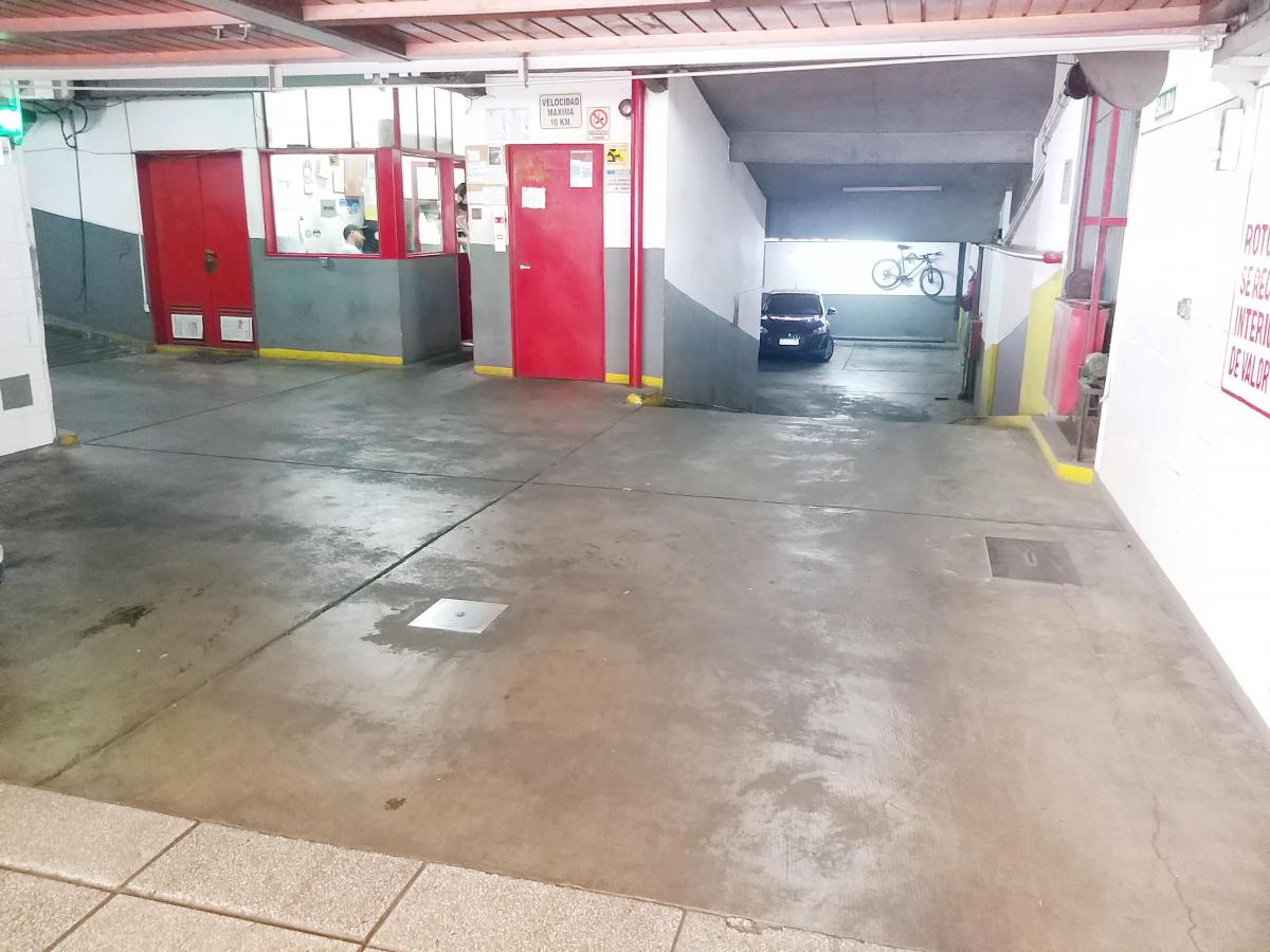 Foto de VENTA - COCHERA DOBLE - 1 CUADRA DE AV SANTA FE - FÁCIL ACCESO, imagen 3