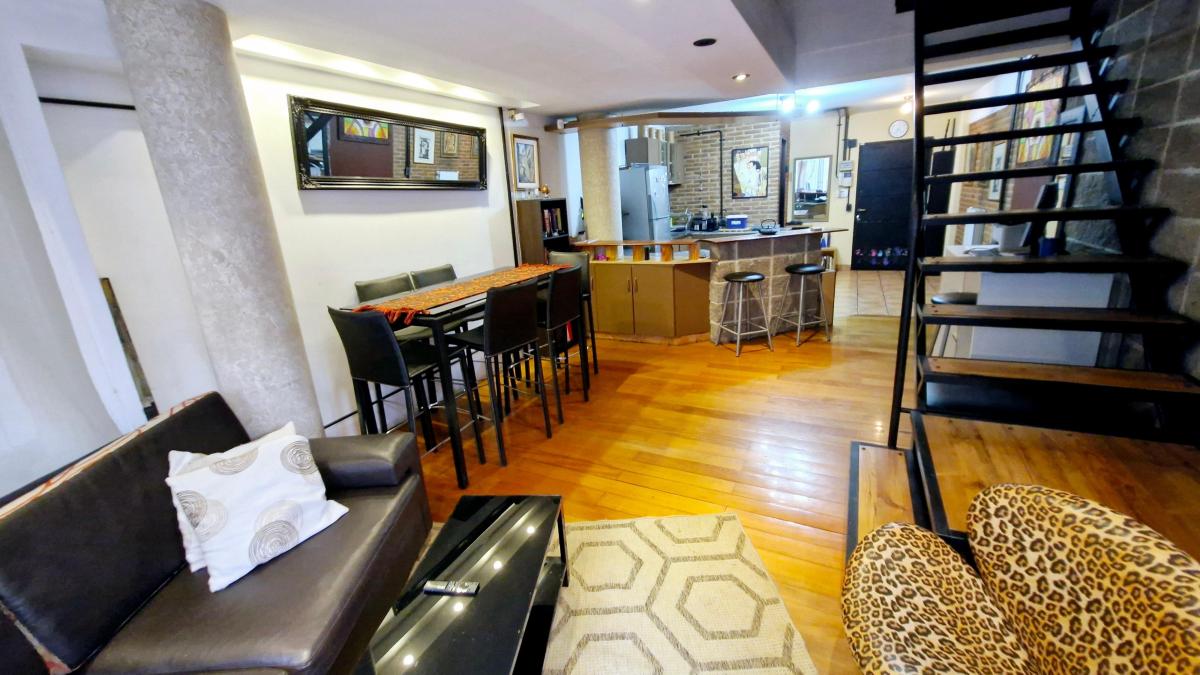 Venta - Duplex - Semi Piso - Escritorio - Patio - Subte "A" y "E" 1