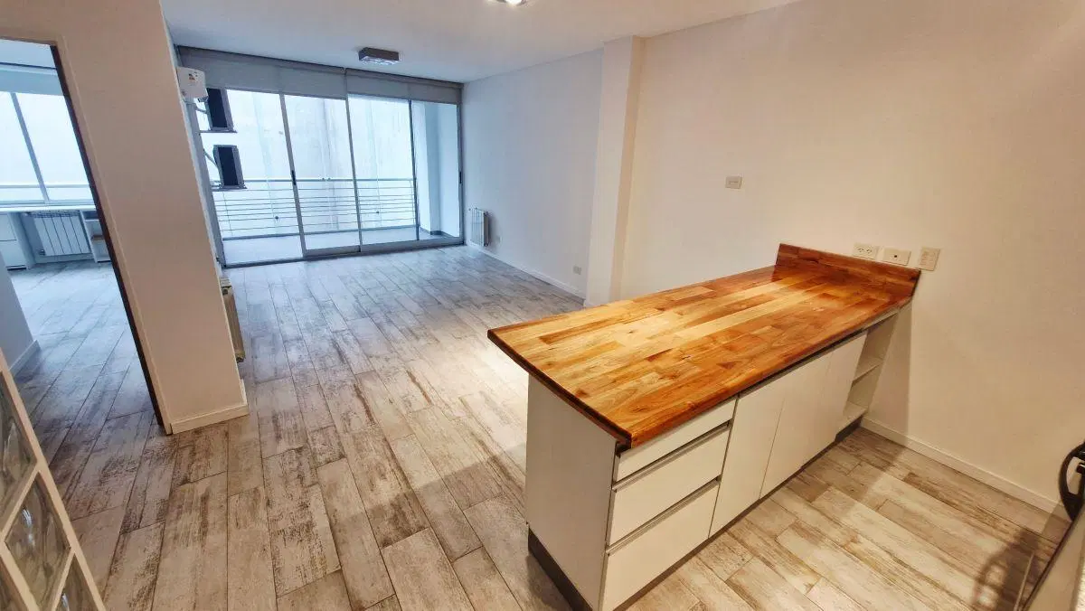 ALQUILER - DEPARTAMENTO 2 AMBIENTES - BALCON ATERRAZADO - FULL AMENITIES - SUBTE E 1