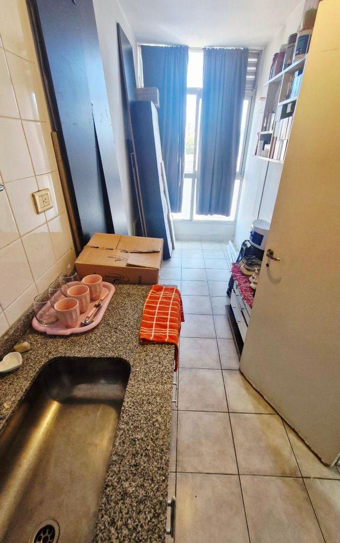 Foto de VENTA - DEPARTAMENTO 1 AMBIENTE DIVISIBLE - BALCON - APTO PROFESIONAL, imagen 2