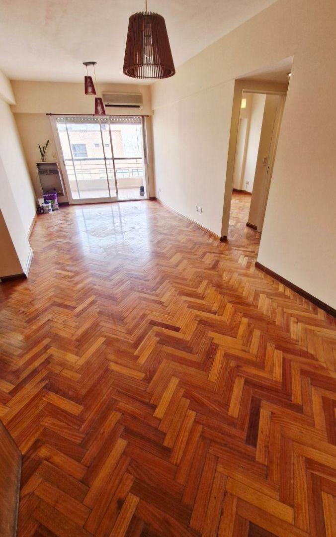Foto de ALQUILER - DEPARTAMENTO 2 AMBIENTES - BALCON ATERRAZADO - COCHERA, imagen 3