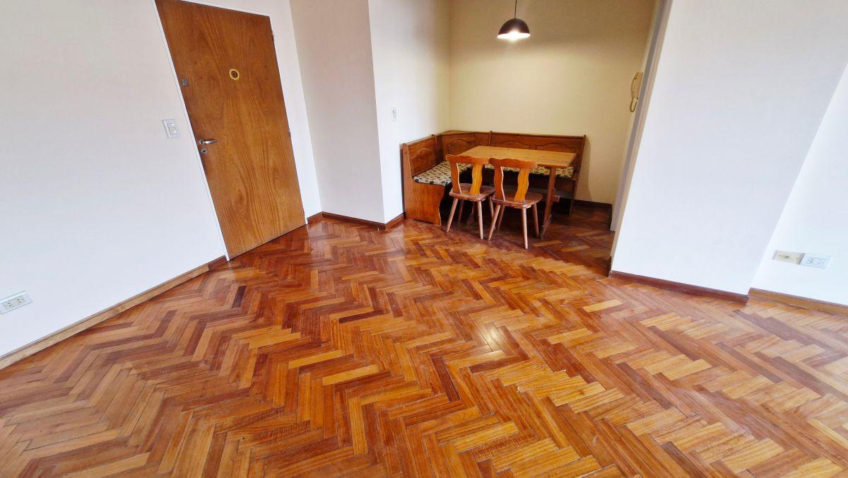 Foto de ALQUILER - DEPARTAMENTO 2 AMBIENTES - BALCON ATERRAZADO - COCHERA, imagen 1