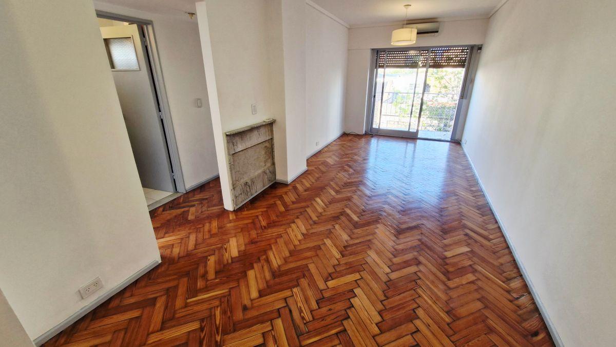 Foto de ALQUILER - DEPARTAMENTO 3 AMBIENTES - BALCON - A METROS DE AV. RIVADAVIA, imagen 1