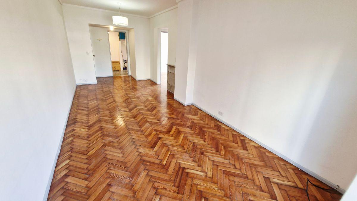 Foto de ALQUILER - DEPARTAMENTO 3 AMBIENTES - BALCON - A METROS DE AV. RIVADAVIA, imagen 3