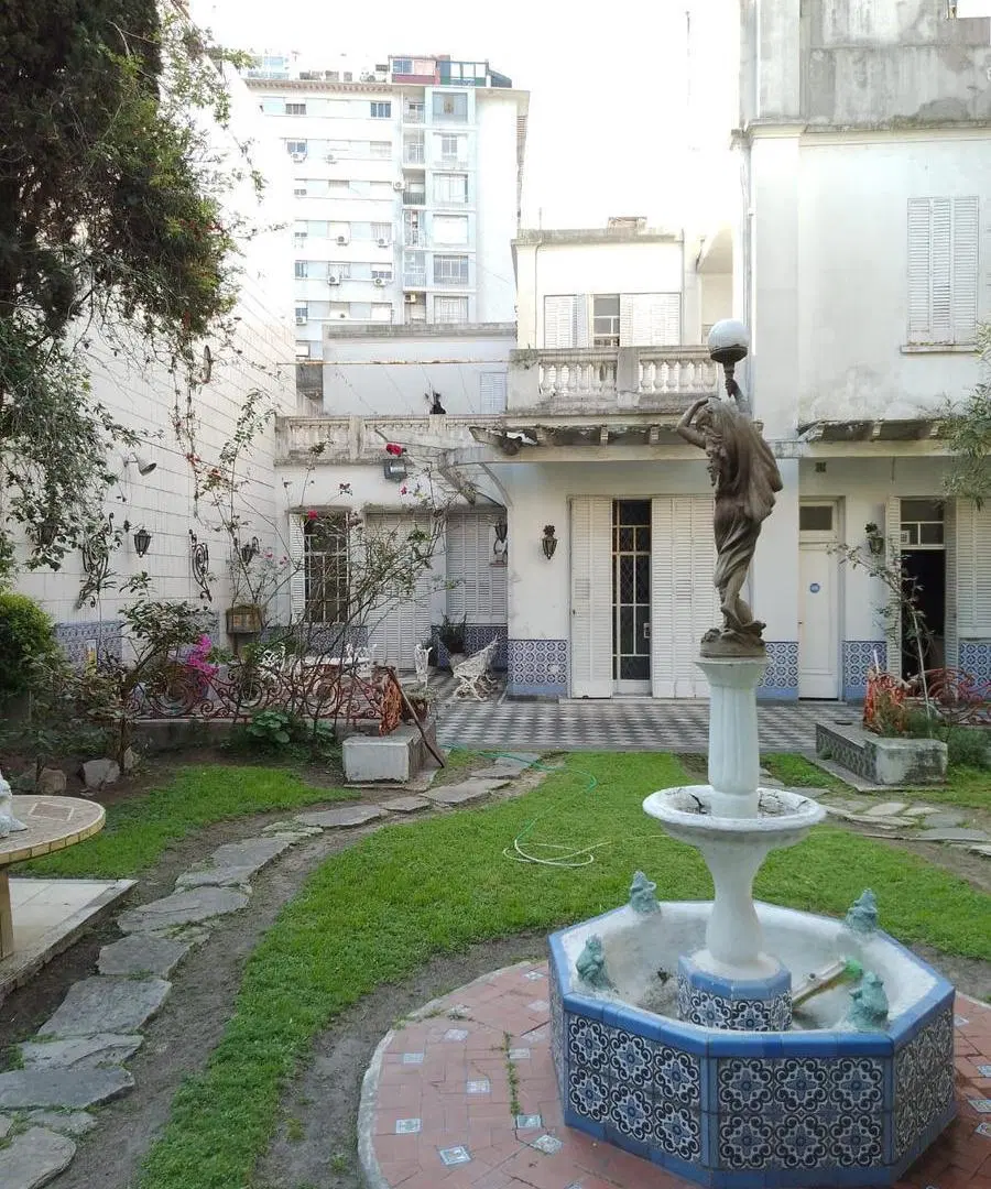 Petit hotel en venta en Caballito 2
