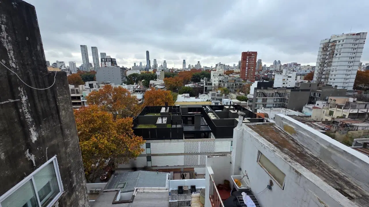 Monoambiente con baño completo y cocina separada en piso alto con hermosa vista! 5