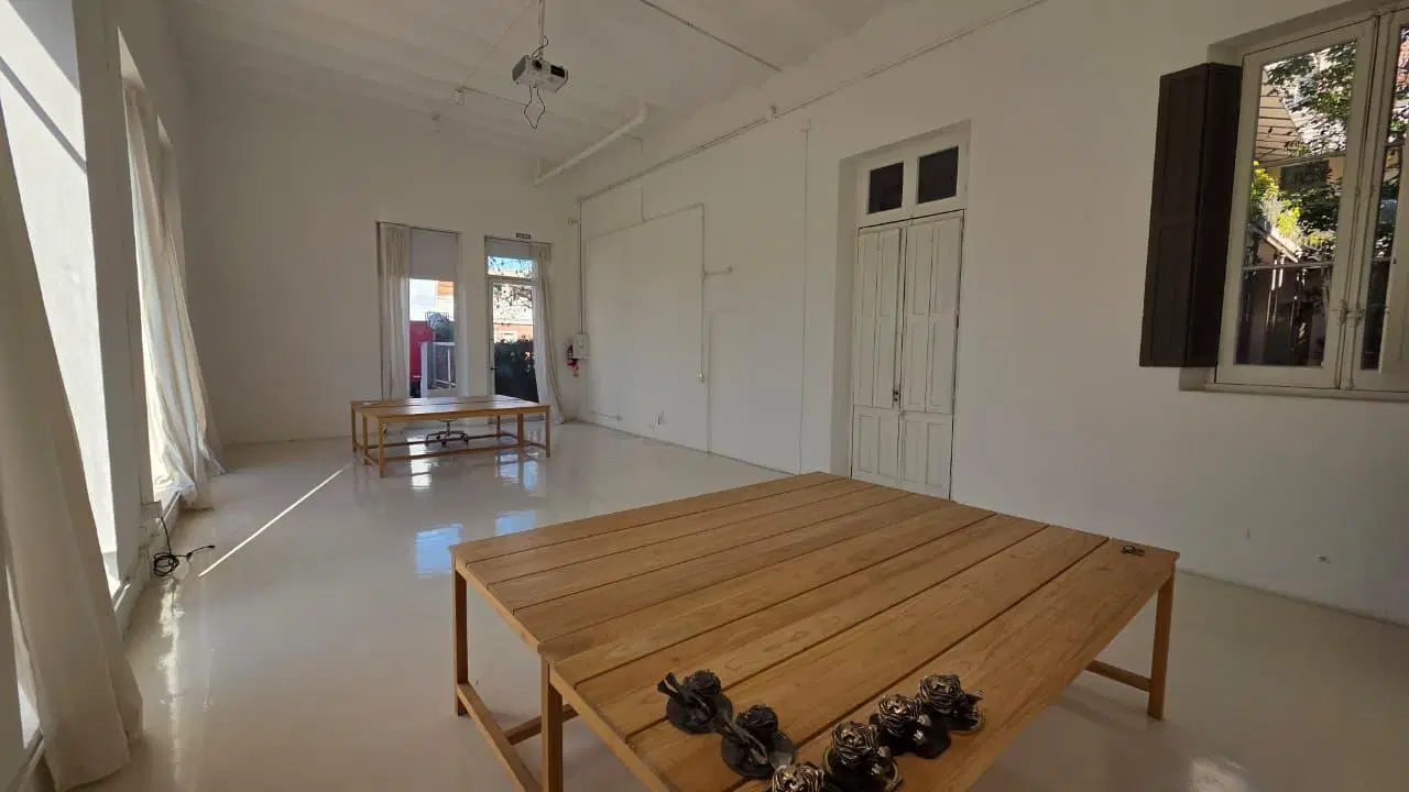 Excelente local comercial en el complejo Casa San Jose! 2