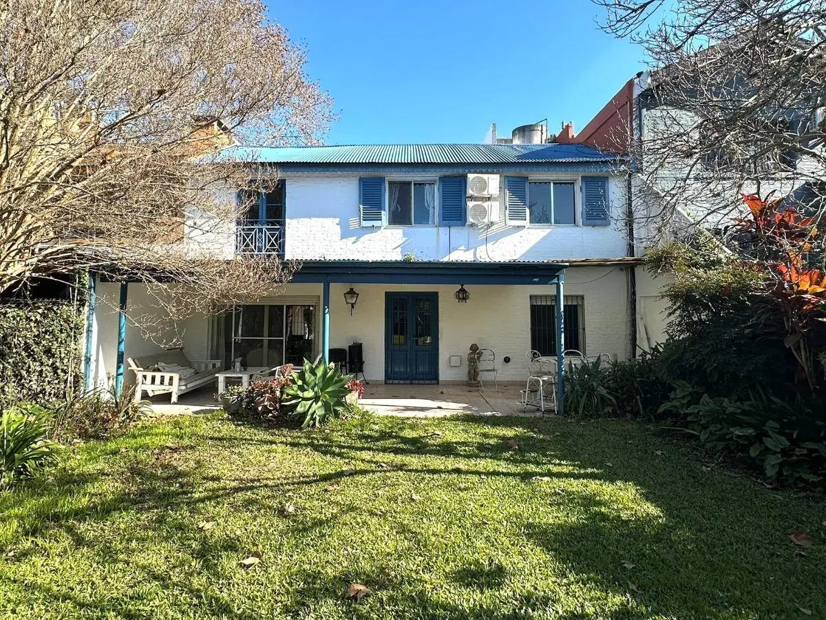 Suipacha 2400 | Venta Fantástica Casa de 6 Ambientes Sobre Gran Terreno Jardín Pileta Cochera OPORT! 1