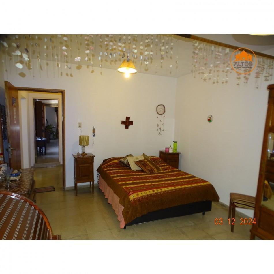 Casa Planta Baja, Amplia y Luminosa de Tres Dorm., Dos Baños - Alta Gracia - Barrio Pouluyan - Escri 3