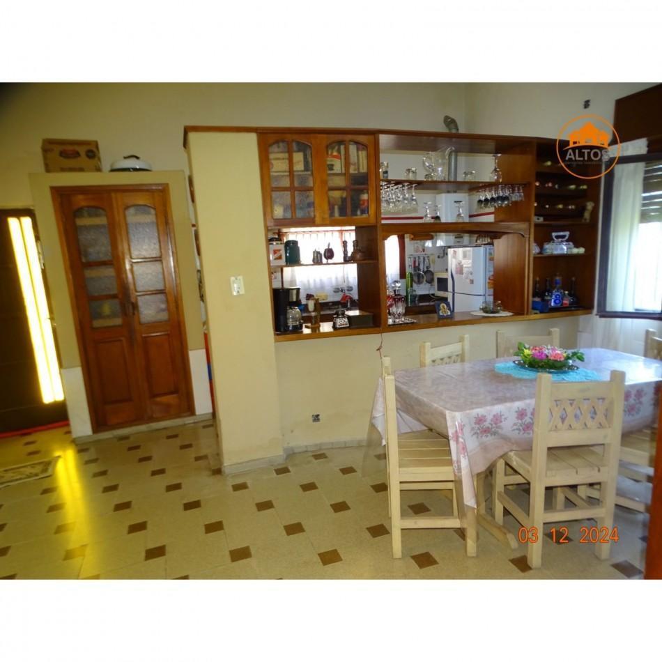 Casa Planta Baja, Amplia y Luminosa de Tres Dorm., Dos Baños - Alta Gracia - Barrio Pouluyan - Escri 1