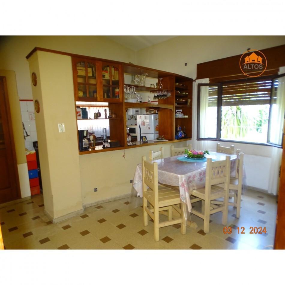 Casa Planta Baja, Amplia y Luminosa de Tres Dorm., Dos Baños - Alta Gracia - Barrio Pouluyan - Escri 2