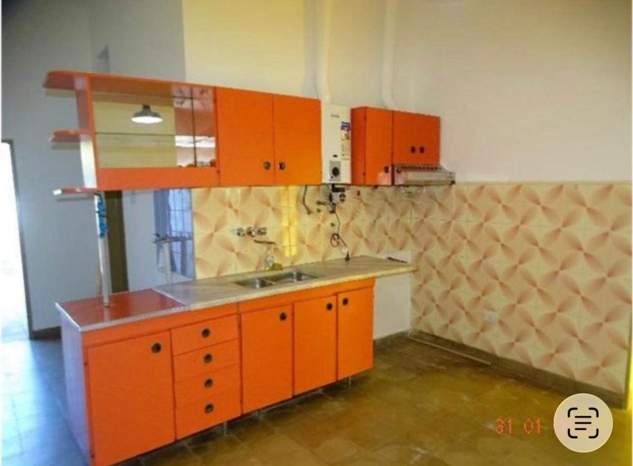CASA CON BUENA RENTA - TRES DORMITORIOS + COHERA + PATIO. BARRIO INAUDI, CORDOBA