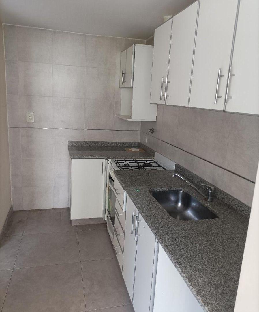 Foto de Departamento en alquiler en Lanusita, imagen 2