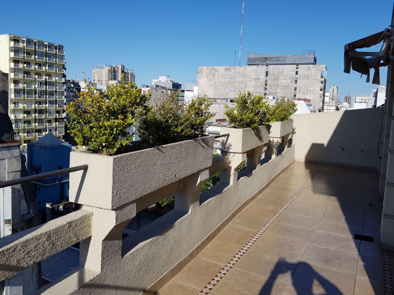 VENTA TRIPLEX CENTRO CON COCHERA SUPER BALCON