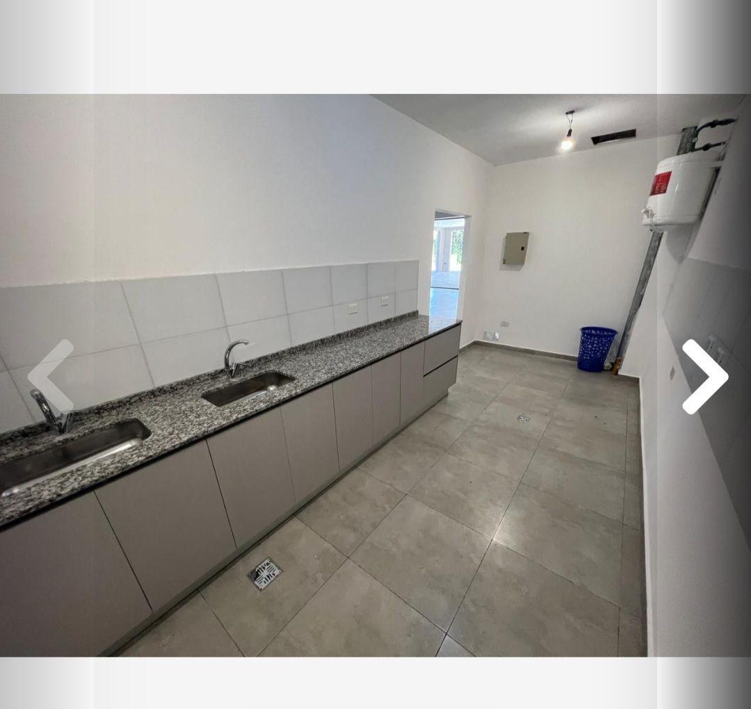 Foto de VENTA LOCAL LOS POLVORINES CON COCHERA, imagen 4
