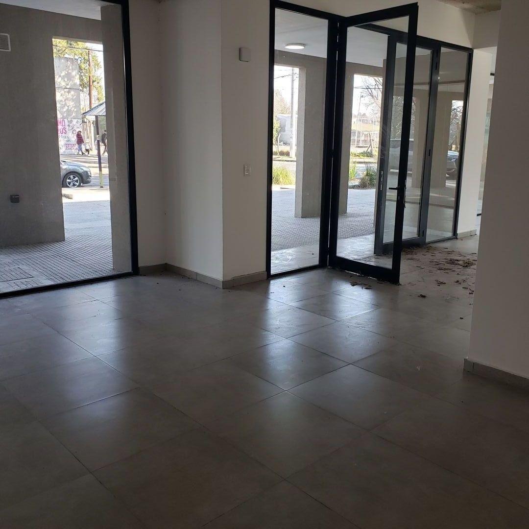 Foto de VENTA LOCAL LOS POLVORINES CON COCHERA, imagen 5