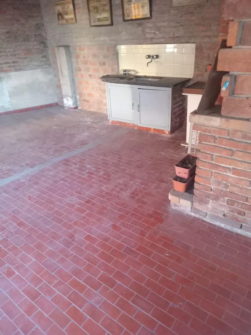 ALQUILER TRES AMBIENTES BERNAL CON QUINCHO 5