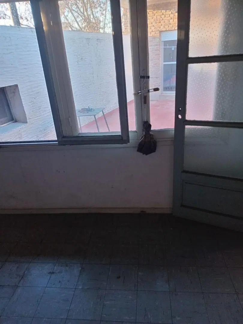 ALQUILER TRES AMBIENTES BERNAL CON QUINCHO 2