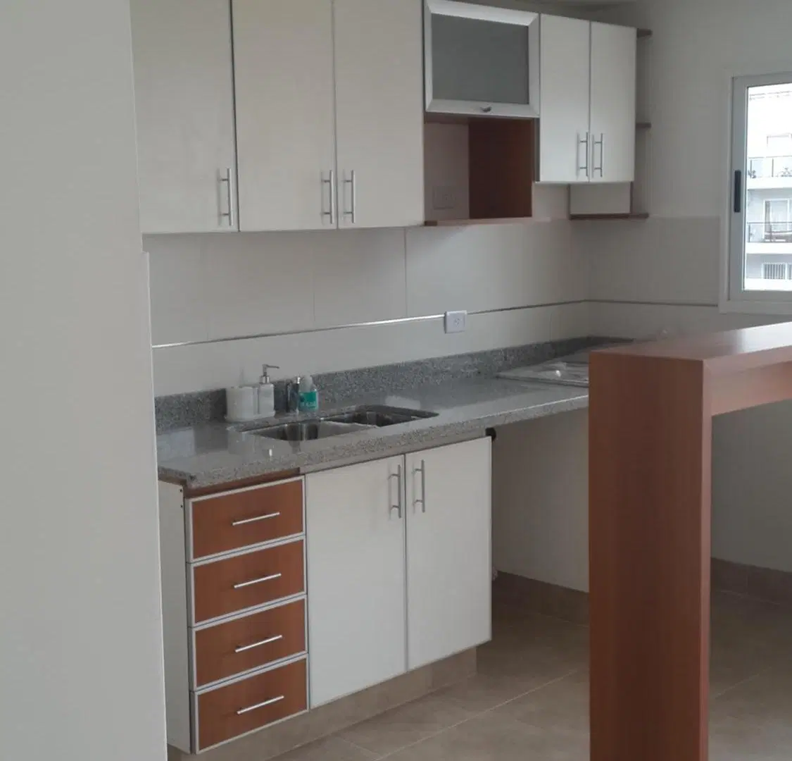 Impecable 2 ambientes con balcon y cochera 3