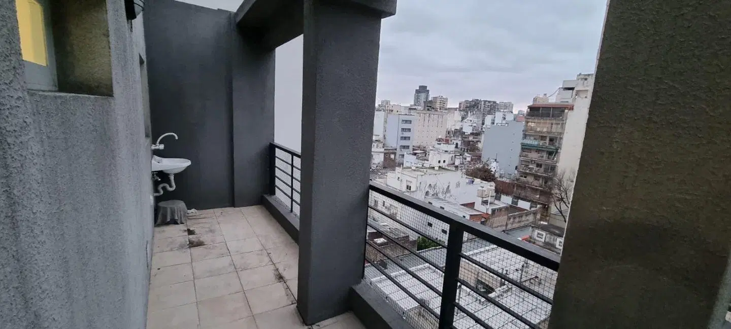 EXCELENTE MONOAMBIENTE EN ALQUILER A PASOS AVDA BELGRANO 4
