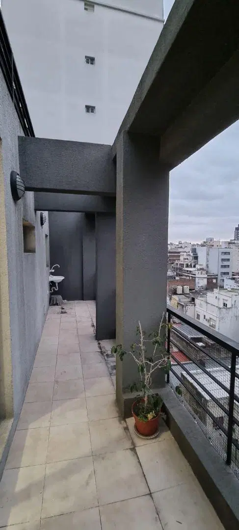 EXCELENTE MONOAMBIENTE EN ALQUILER A PASOS AVDA BELGRANO 1