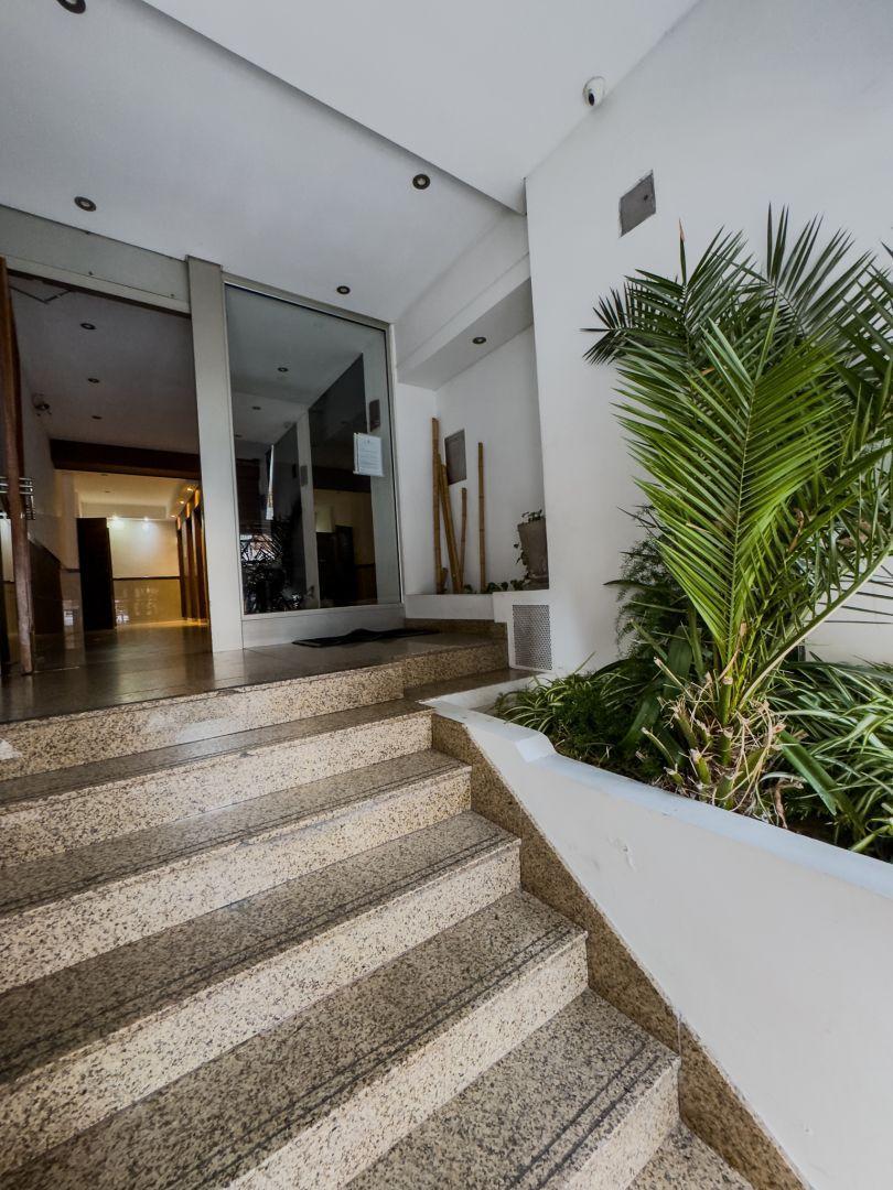 Foto de VENTA DUPLEX BELGRANO R CON TERRAZA, imagen 2