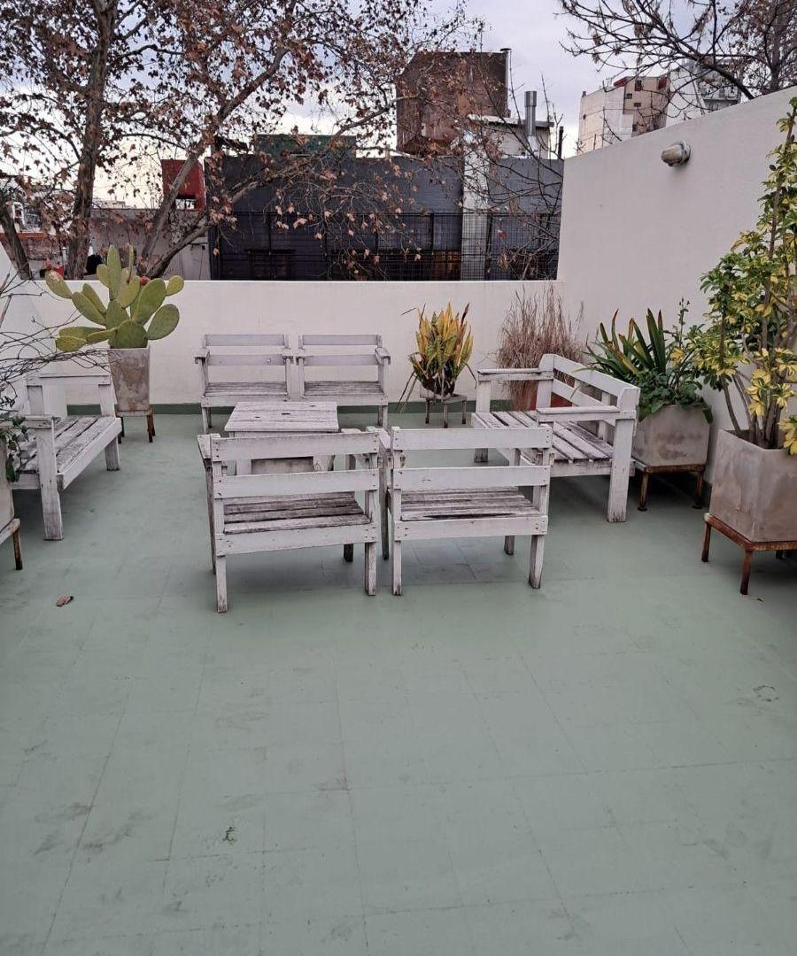 Foto de Excelente Triplex al frente con patrio parrilla y terraza, imagen 2