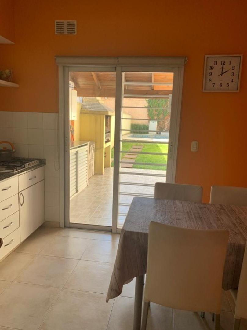 Foto de Triplex 3 ambientes venta Ramos Mejia, imagen 2