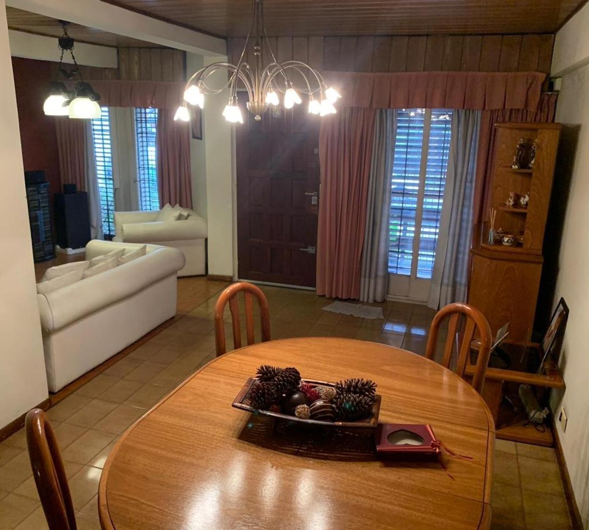 chalet 4 ambientes venta Villa Luzuriaga
