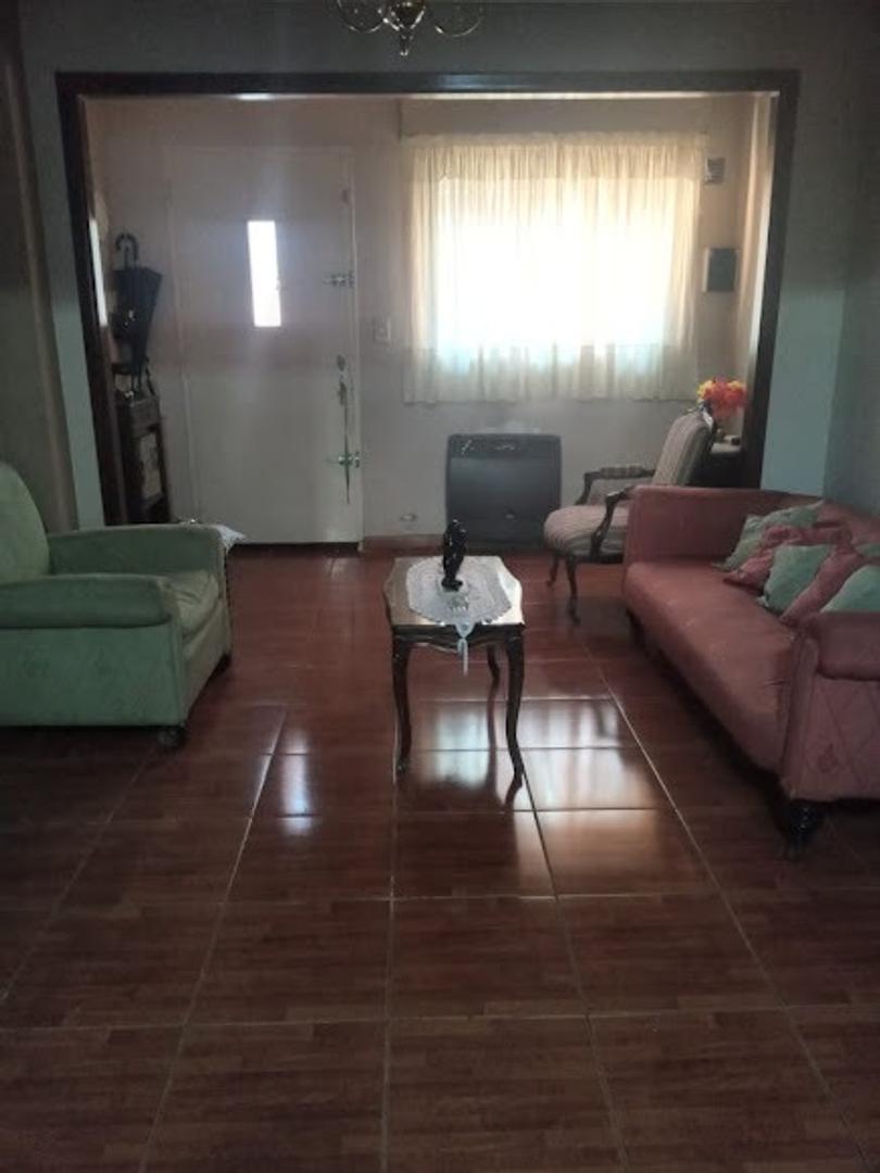 Foto de chalet 3 ambientes venta Haedo, imagen 2