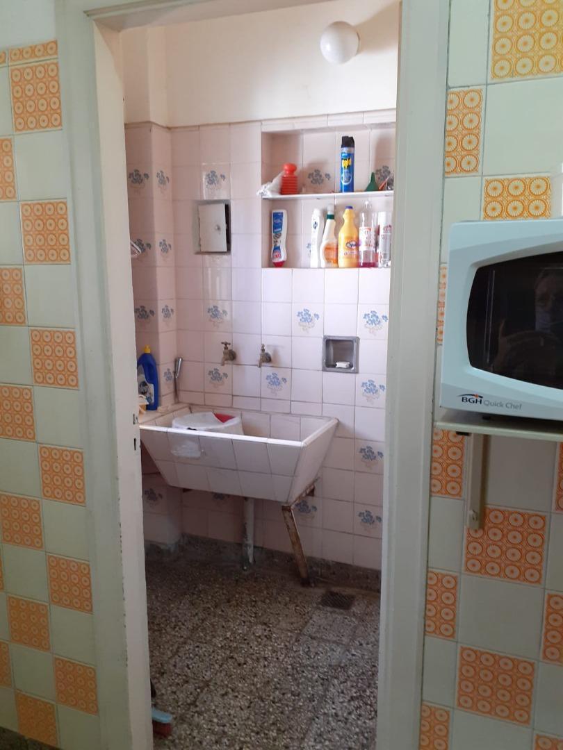 Foto de casa 5 ambientes venta Ramos Mejia, imagen 2