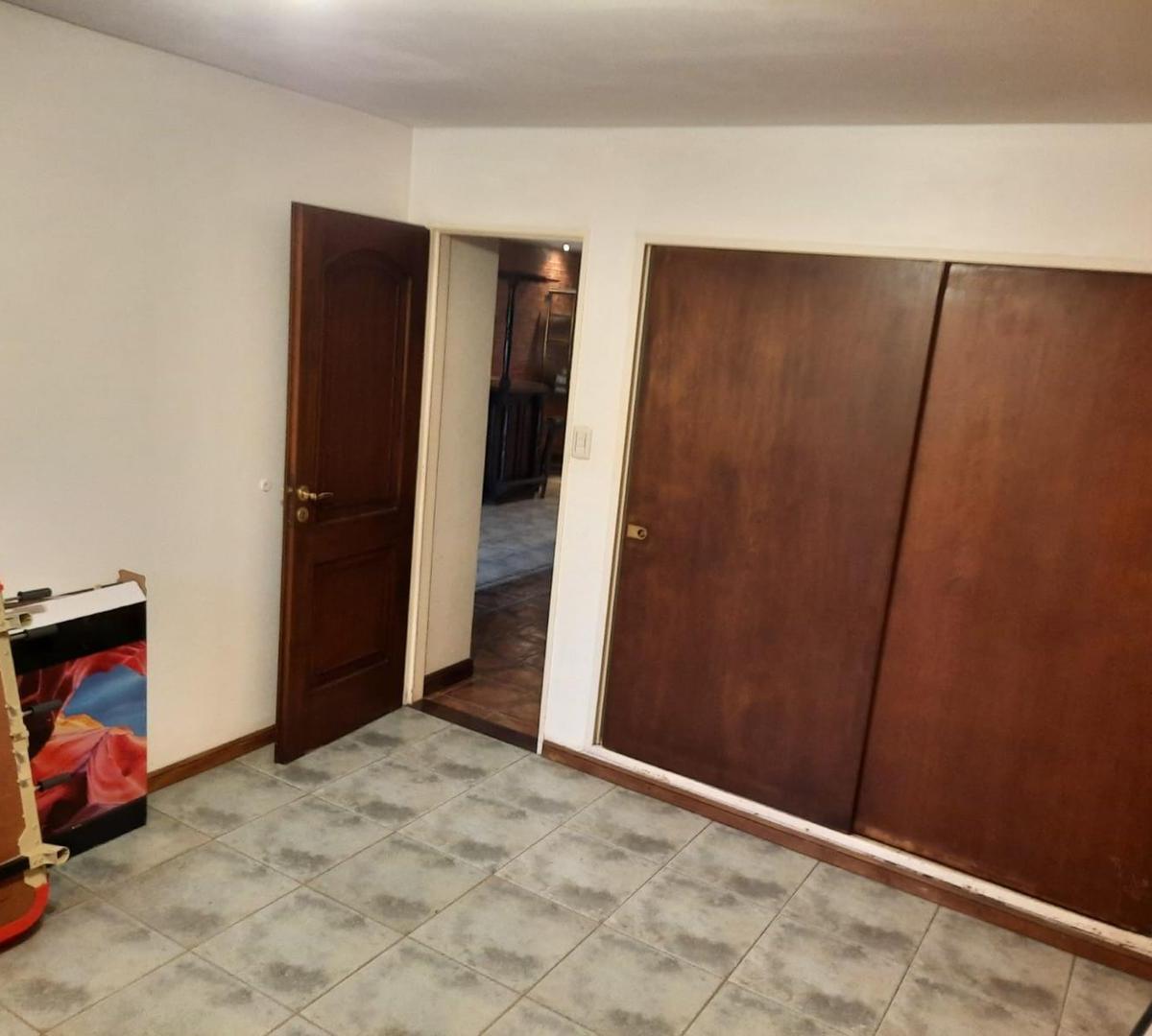Foto de chalet 5 ambientes venta villa luzuriaga, imagen 4