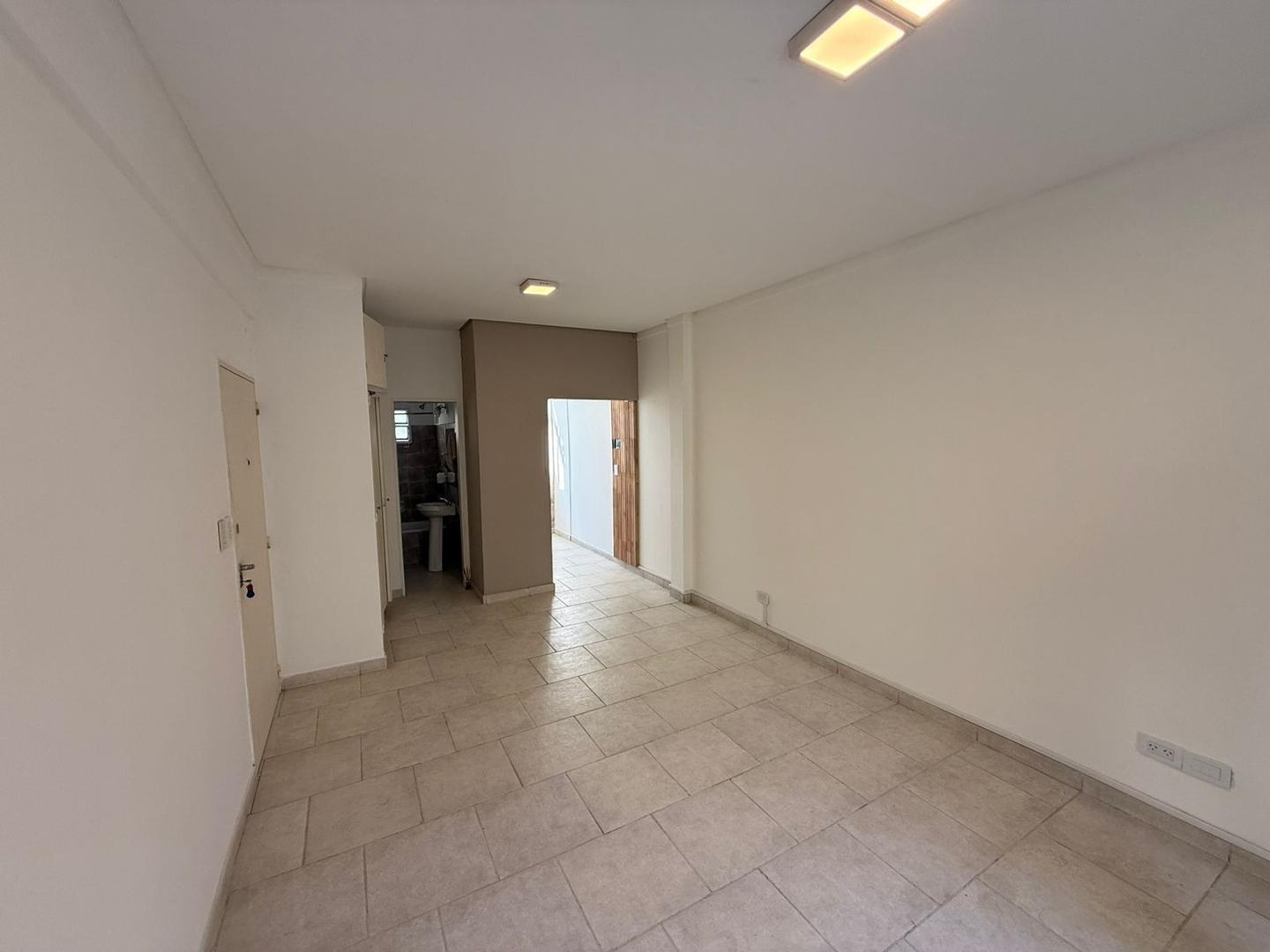 Foto de Departamento monoambiente en alquiler Ramos Mejía, imagen 2