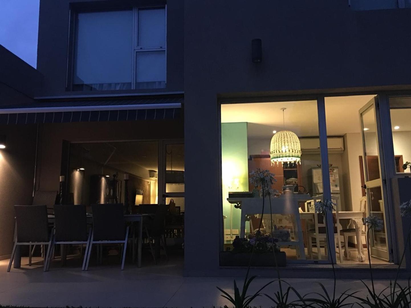 casa en venta 5 ambientes Villa Sarmiento