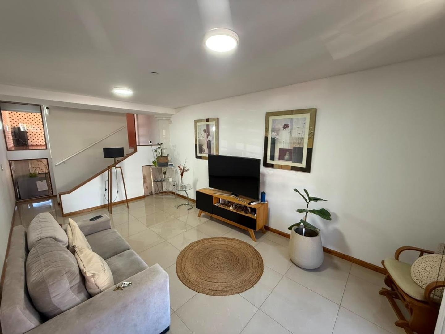 Foto de 4 ambientes triplex en venta Ramos Mejía, imagen 1