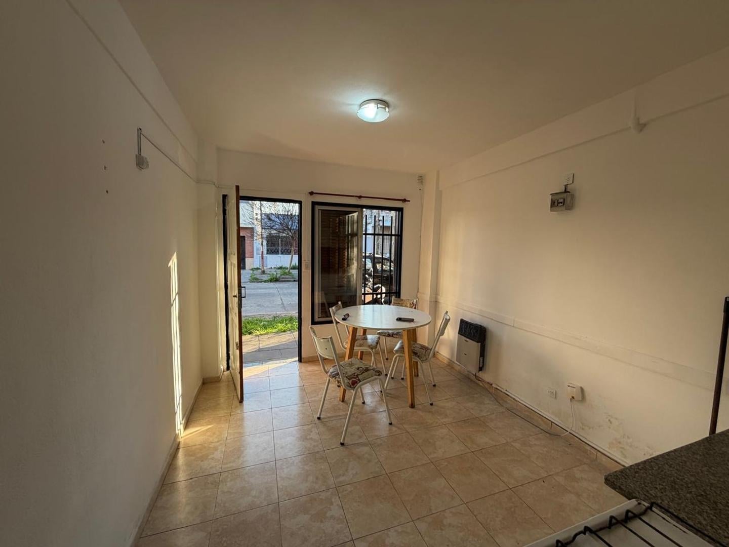 Foto de PH 2 ambientes venta Villa Luzuriaga, imagen 2