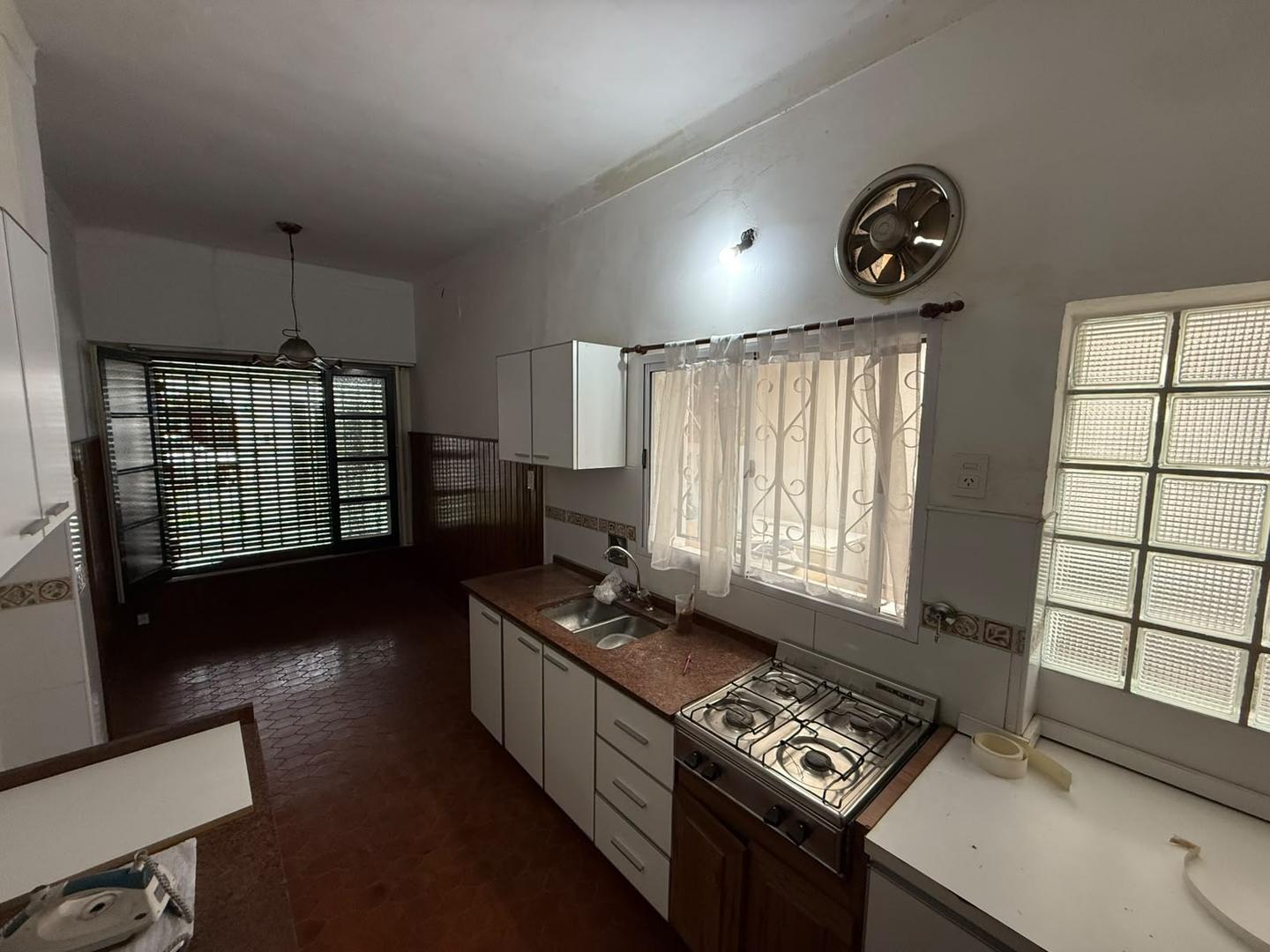 Foto de Casa de uso comercial 3 ambientes Alquiler Ramos Mejía, imagen 5