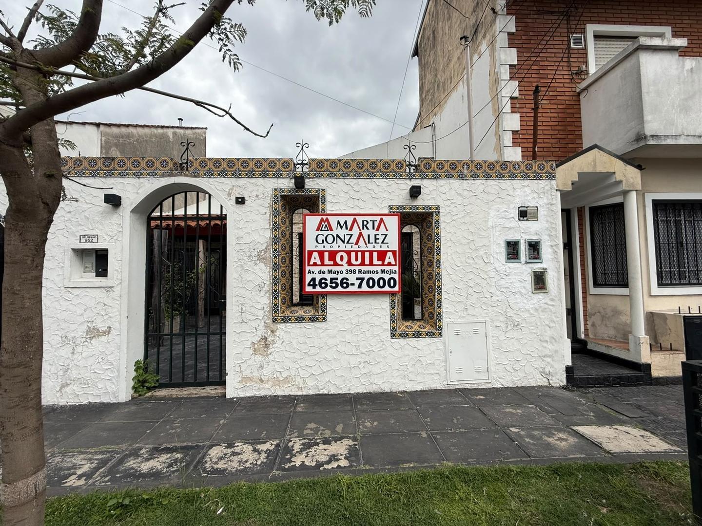 Foto de Casa de uso comercial 3 ambientes Alquiler Ramos Mejía, imagen 1