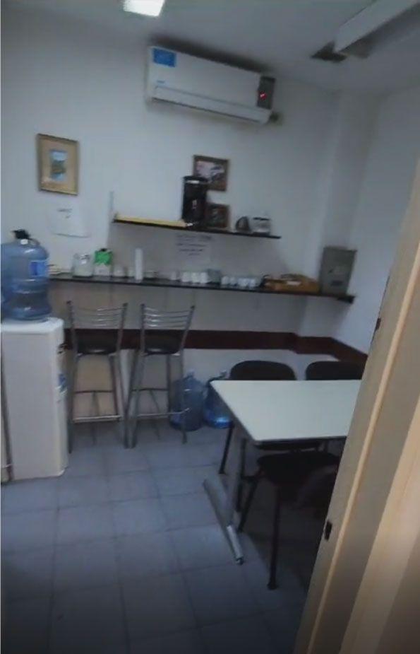 Oficina en esquina en Venta - 187 m2 - Microcento