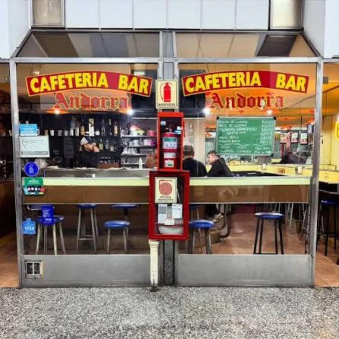 2 Locales en Venta con Renta en Microcentro 2