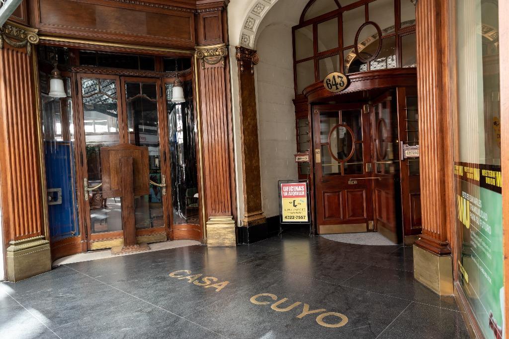 Alquiler con Expensas Incluídas, Edificio Inglés Representativo 4