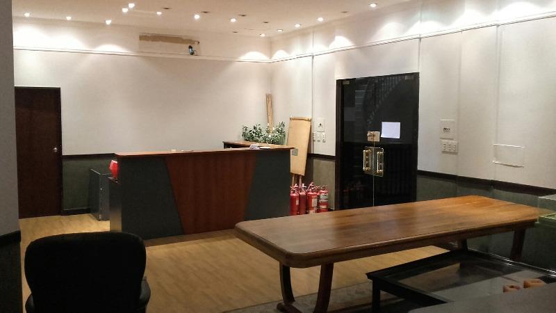 Alquiler con Expensas Incluídas, Edificio Inglés Representativo 1