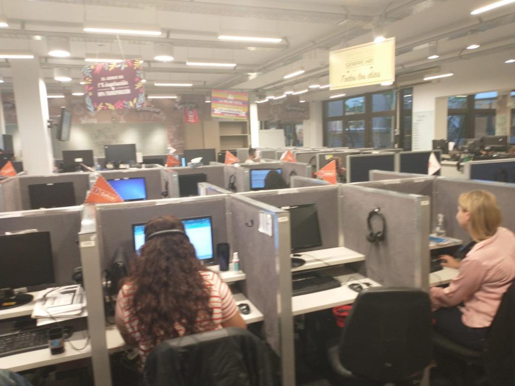 Excelente Oficina en Planta Baja con Entrada Independiente Tipo Local. Seguridad 24 Hs, en La Mejor 2