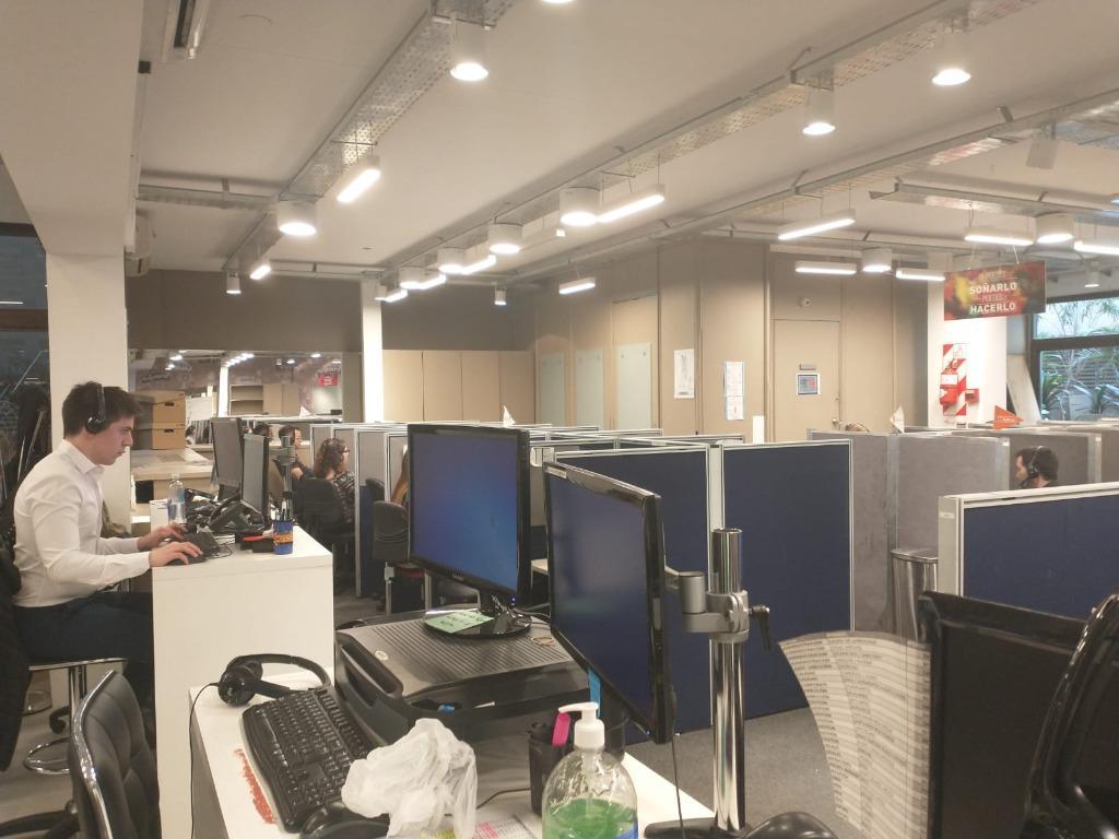 Excelente Oficina en Planta Baja con Entrada Independiente Tipo Local. Seguridad 24 Hs, en La Mejor 5